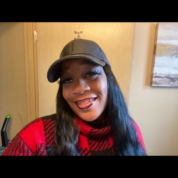 New black paten leather adjustable hat - Picture 6 of 9